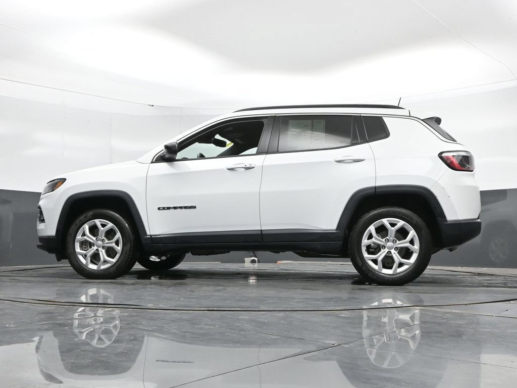 Used 2024 Jeep Compass Latitude AWD/4WD image 42