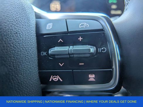 Used 2025 Kia Sorento S image 32