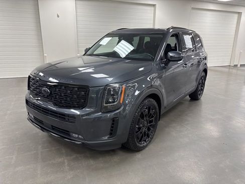 Used 2021 Kia Telluride SX w/ SX Prestige Package image 3