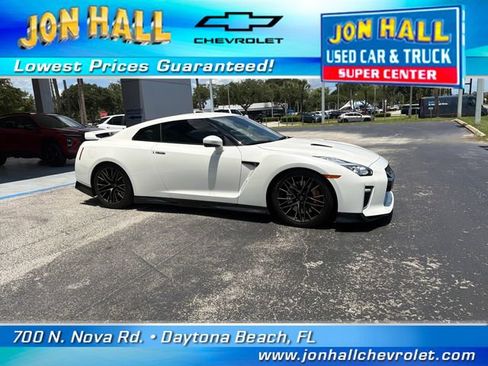 Used 2021 Nissan GT-R Premium AWD/4WD image 12