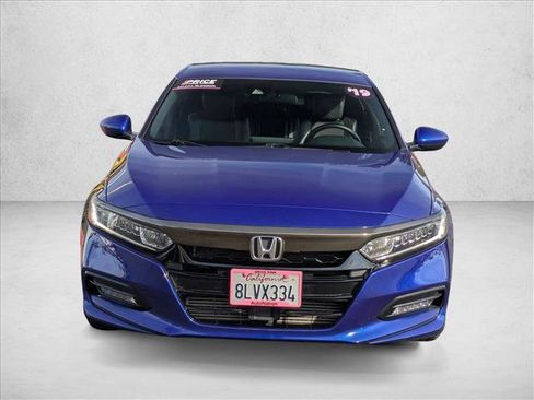Used 2019 Honda Accord Sport image 2