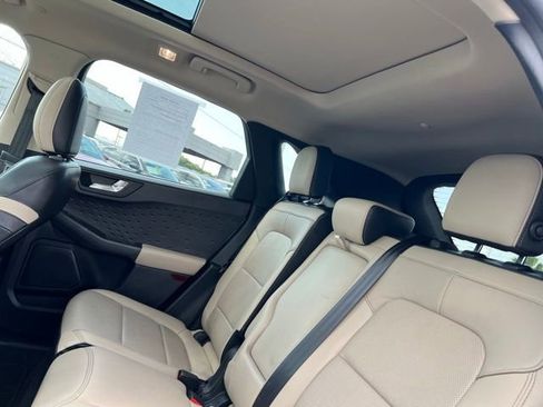 Used 2020 Ford Escape Titanium image 43