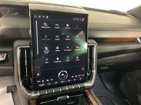 Used 2026 GMC Yukon Denali w/ Denali Reserve Package AWD/4WD image 19