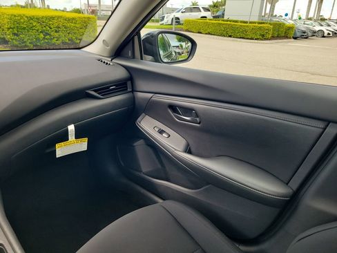 Used 2025 Nissan Sentra S FWD image 13