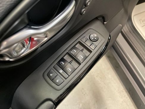 Used 2023 Jeep Cherokee Altitude Lux w/ Lux Elite Package AWD/4WD image 16