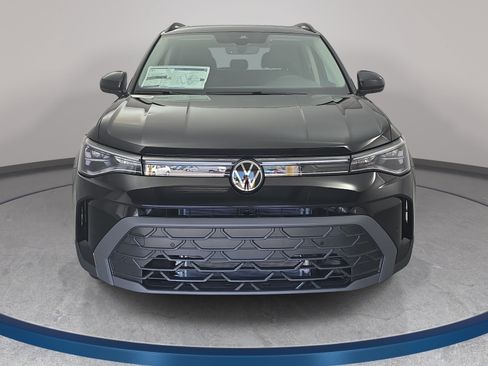 New 2026 Volkswagen Taos SE FWD image 2