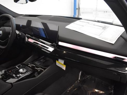 New 2027 BMW 530i xDrive w/ Premium Package AWD/4WD image 18