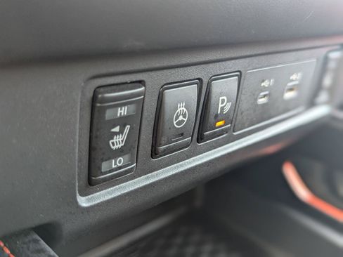 Used 2023 Nissan Frontier PRO-4X w/ Pro Convenience Package AWD/4WD image 30