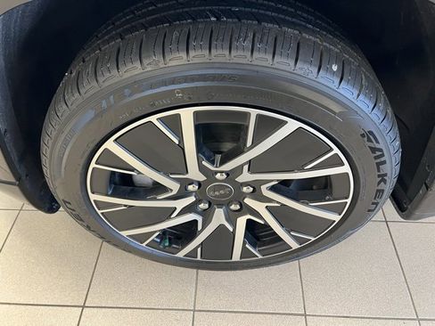 New 2025 Jeep Wagoneer S Limited image 8