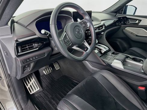 Used 2023 Acura MDX A-Spec image 4