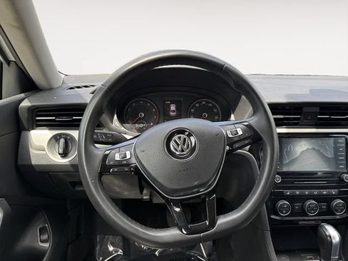 Used 2021 Volkswagen Passat 2.0T SE FWD image 12