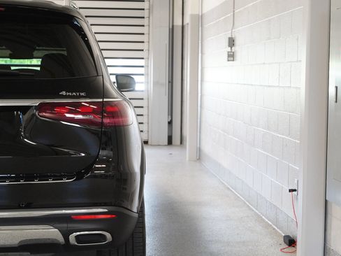 Used 2026 Mercedes-Benz GLS 450 4MATIC image 10