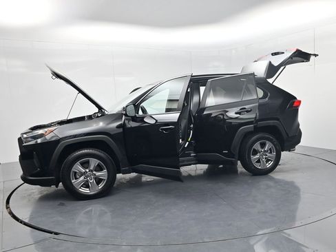 Used 2024 Toyota RAV4 XLE image 63