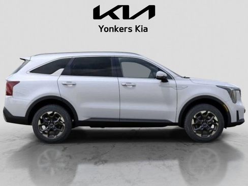Used 2025 Kia Sorento S AWD/4WD image 7