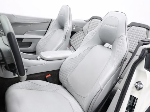Used 2014 Aston Martin Vanquish Volante RWD image 19