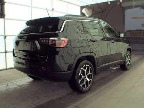Used 2025 Jeep Compass Limited AWD/4WD image 4
