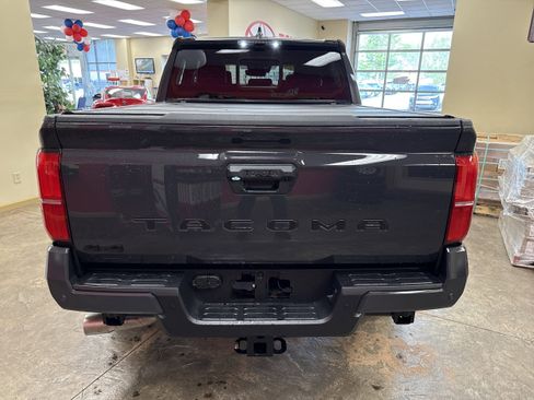 Used 2025 Toyota Tacoma TRD Sport w/ TRD Sport Premium Package AWD/4WD image 11