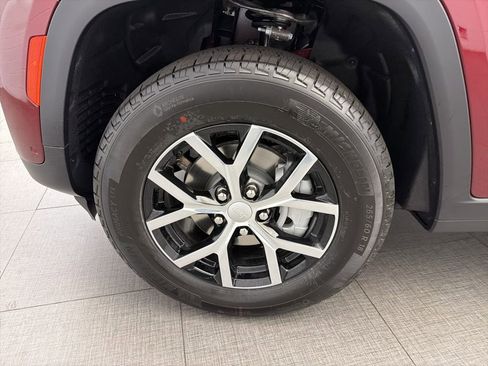 New 2025 Jeep Grand Cherokee Limited w/ Luxury Tech Group II image 8