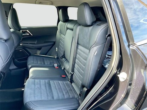 New 2026 Mitsubishi Outlander SE image 27