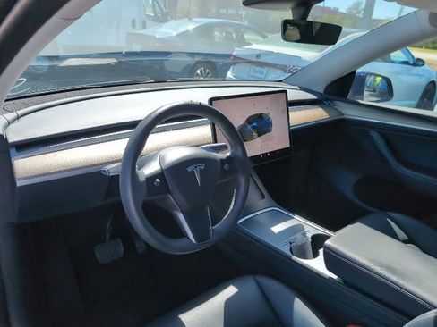 Used 2023 Tesla Model Y Long Range image 8