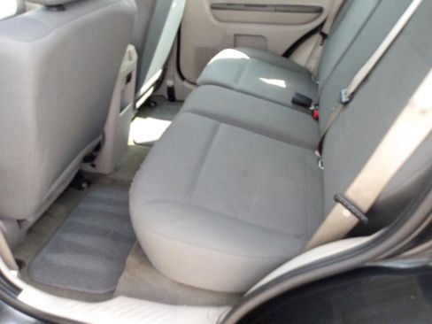 Used 2011 Ford Escape XLS w/ 102A Rapid Spec Order Code image 17