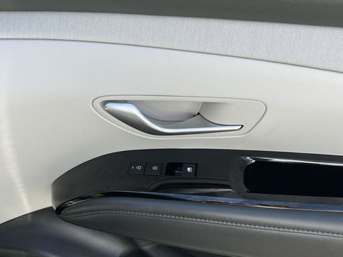 Certified 2025 Hyundai Tucson Limited AWD/4WD image 19