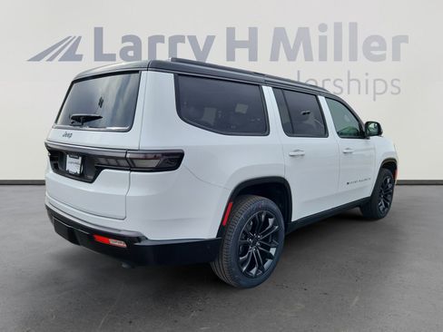 New 2026 Jeep Grand Wagoneer Summit image 5