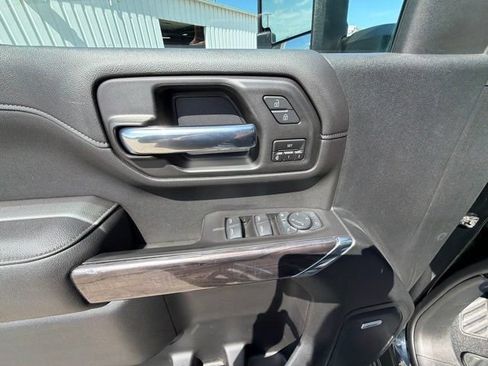 Used 2020 Chevrolet Silverado 2500 LTZ w/ LTZ Premium Package AWD/4WD image 12
