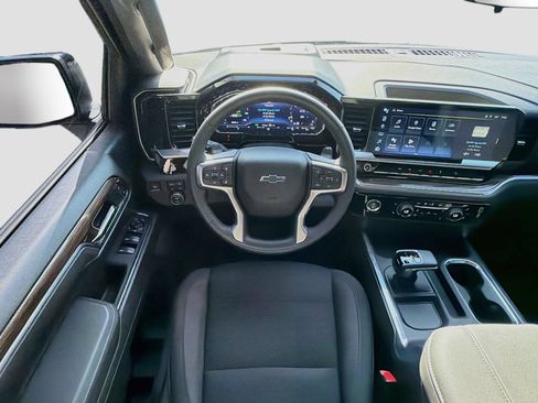Used 2024 Chevrolet Silverado 1500 LT Trail Boss AWD/4WD image 16
