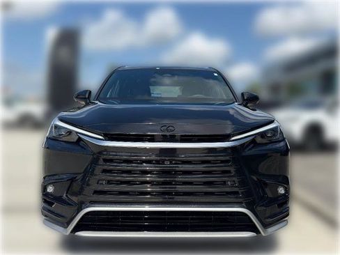 New 2026 Lexus TX 500h AWD image 2