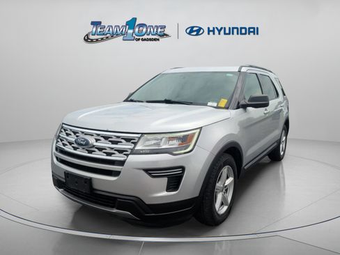Used 2018 Ford Explorer XLT FWD image 4