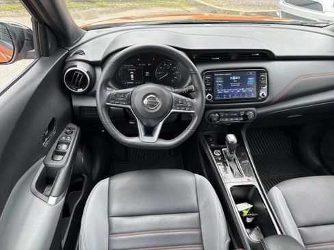 Used 2021 Nissan Kicks SR w/ SR Premium Package FWD image 23