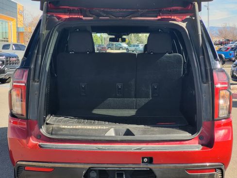 Used 2022 Chevrolet Suburban RST w/ Luxury Package image 8