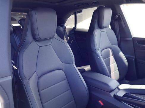 Certified 2025 Porsche Macan Electric RWD image 23