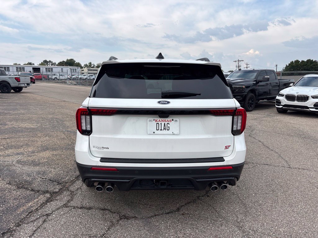 Used 2025 Ford Explorer ST AWD/4WD image 6