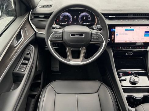 New 2026 Jeep Grand Cherokee L Limited w/ Limited Altitude Package AWD/4WD image 37