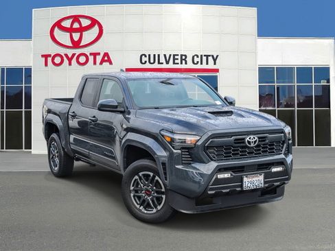 Used 2024 Toyota Tacoma TRD Sport image 1