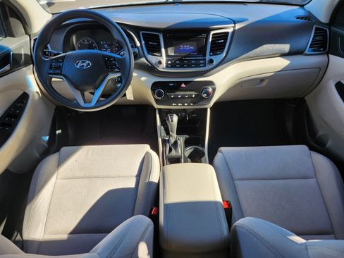 Used 2018 Hyundai Tucson SE w/ Cargo Package image 12