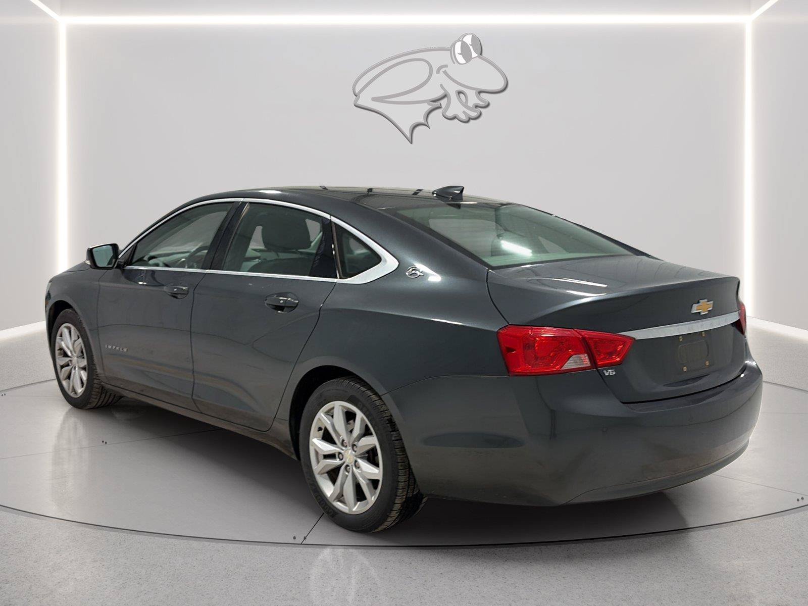 Used 2019 Chevrolet Impala LT w/ LT Convenience Package FWD image 3