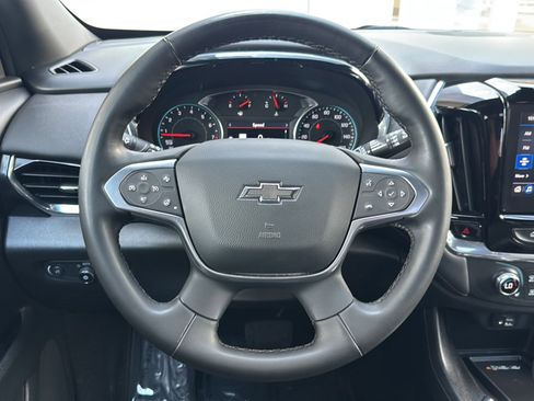 Used 2023 Chevrolet Traverse RS AWD/4WD image 2