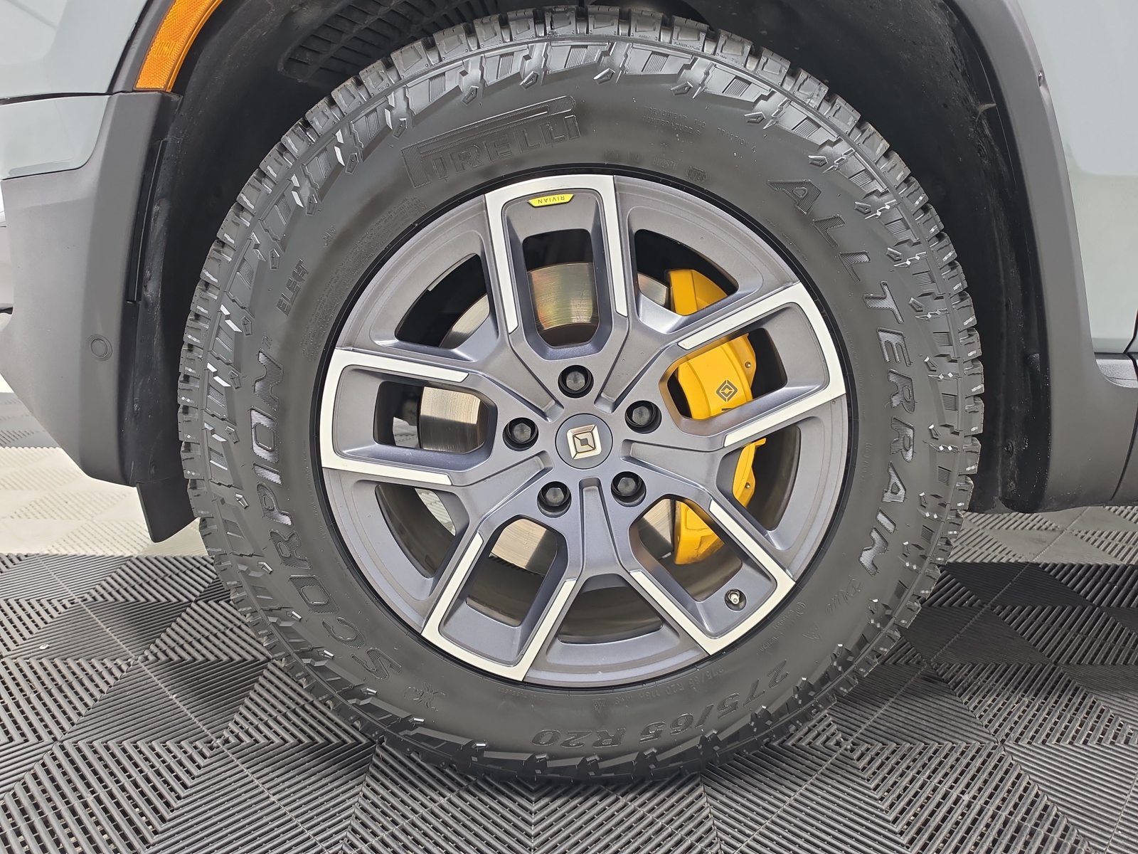 Used 2022 Rivian R1T Adventure AWD/4WD image 9