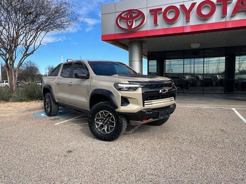 Used 2024 Chevrolet Colorado ZR2 w/ ZR2 Convenience Package III image 24