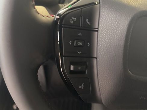 New 2025 Toyota Prius Plug-In Hybrid image 36