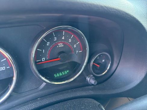 Used 2015 Jeep Wrangler Unlimited Sahara w/ Dual Top Group AWD/4WD image 5