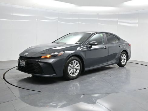 Used 2025 Toyota Camry LE image 74