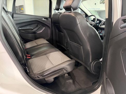 Used 2019 Ford Escape SE image 21