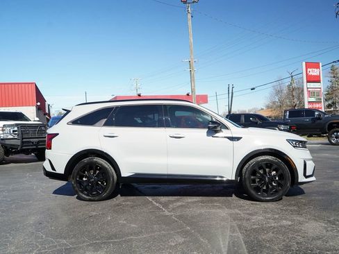 Used 2022 Kia Sorento SX image 2