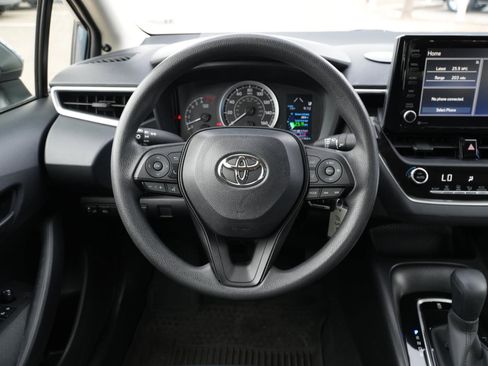 Used 2022 Toyota Corolla LE image 20
