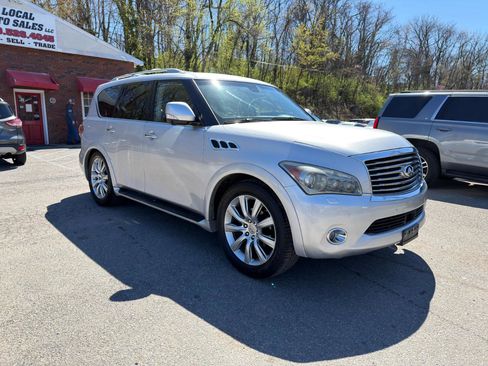 Used 2014 INFINITI QX80 4WD w/ Deluxe Touring Package image 3