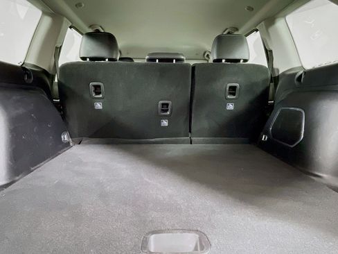 Used 2023 Jeep Grand Cherokee Limited w/ Luxury Tech Group II image 29